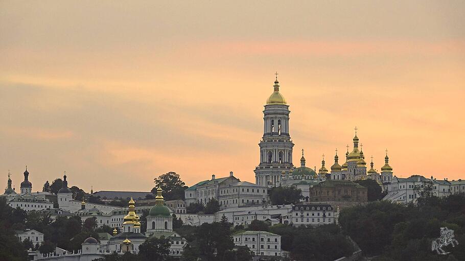 Kiewer Höhlenkloster ukrainisch ÐöÐ¸Ñ Ð²Ð¾ ÐüеÑеÑÄÑüÑaка лавÑÄа deutsch Heiliges Mariä H