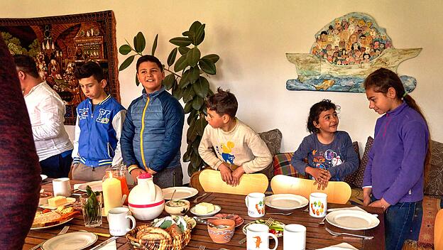 Ein Essen mit den Elijah-Sch&uuml;tzlingen.