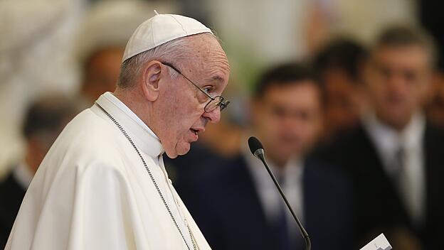 Papst Franziskus spricht zu Angestellten der Stadt Rom