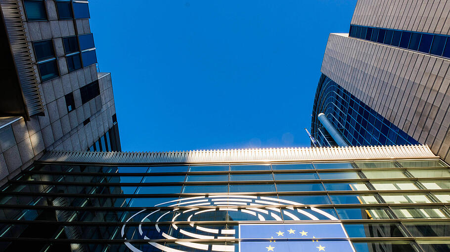 Fassade des EU Parlaments