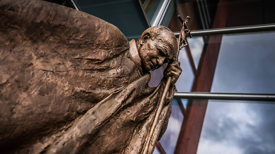 Papst Johannes Paul II. Staue