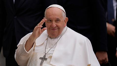 Papst Franziskus trifft sich mit armen Menschen und Flüchtlingen in Budapest