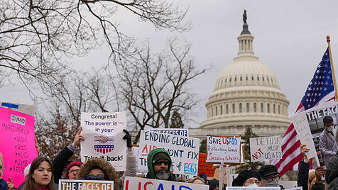 Proteste gegen Trumps Vorgehen gegen USAID