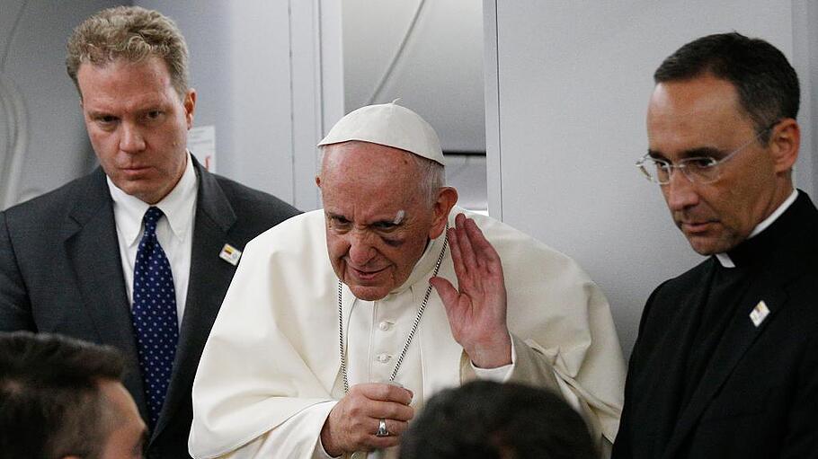 Papst Franziskus auf der fliegenden Pressekonferenz auf dem Rückflug von Kolumbien