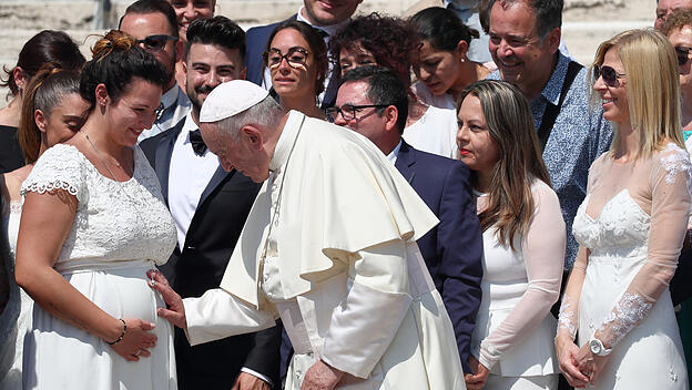 Papst Franziskus versammelt die Familien zu einem großen Familientreffen in Rom