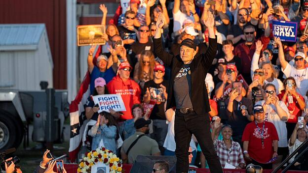 Elon Musk bei einer Trump-Rally in Butler, Pennsylvania, Oktober 2024