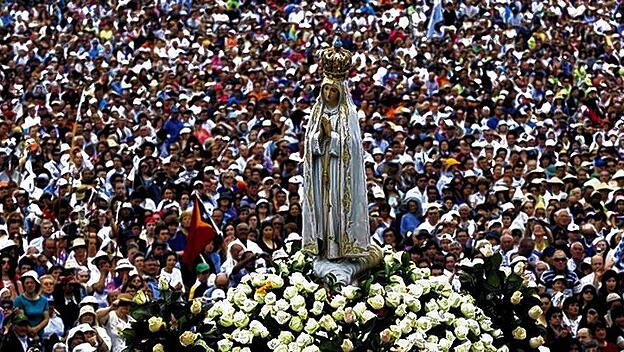 Pilgermassen am 13. Mai in Fatima
