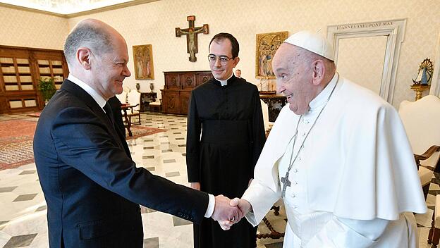 Trotz gesundheitlichen Problemen: Papst Franziskus trifft Bundeskanzler Olaf Scholz.