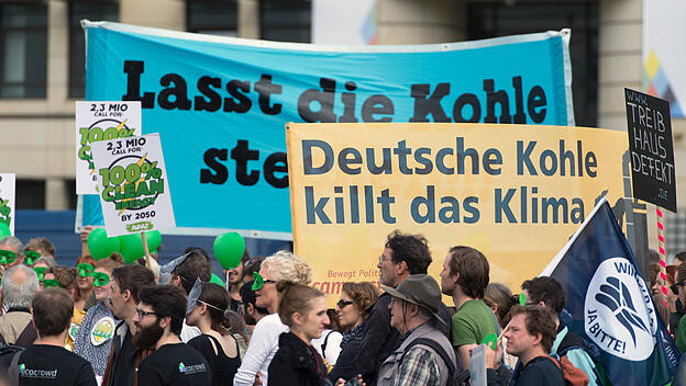 Klima-Aktivisten demonstrieren