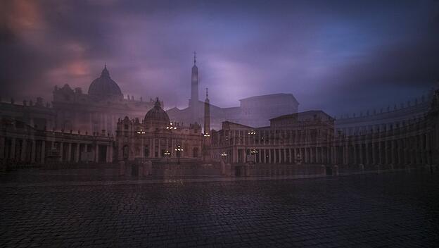 Petersplatz mit Petersdom in Rom