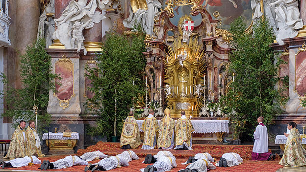 Eine Weihe nach dem Tridentinischen Ritus der Priesterbruderschaft St. Petrus.