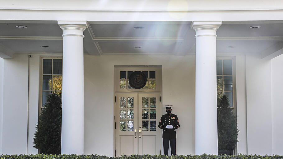 Weißes Haus, Türwache Marine-Soldat
