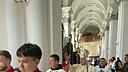 Eindrücke vom Palmsonntag in einer zerstörten Kirche in der Region Mykolaiv und von der Osterfeier in der Kathedrale in Odessa.