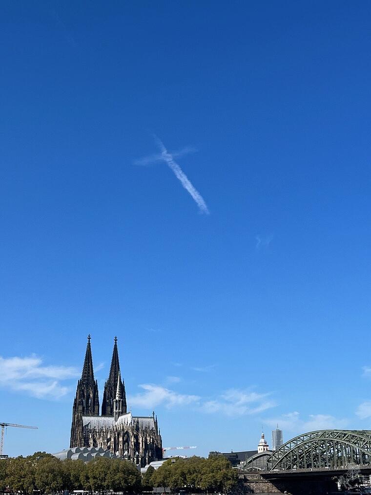 Wolke über dem Köln Dom