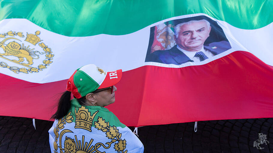 Exil-Iraner demonstrieren gegen das Mullah-Regime