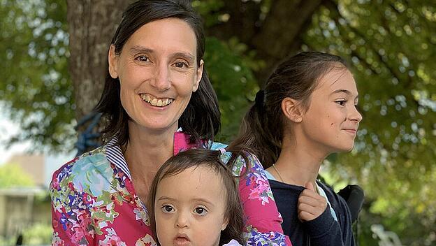 Marietta Reinprecht mit zwei  ihrer Töchter