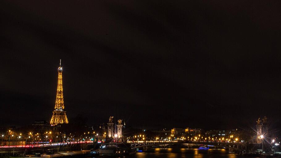 Brandanschläge auf Pariser Kirchen