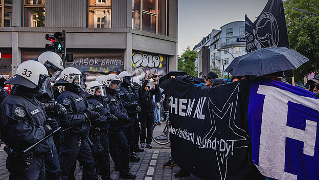Hamburg, 31. Mai 2023 - Proteste gegen die Verurteilung von Lina E., einer mutmaÃlichen Linksextremistin. Das Oberlandes