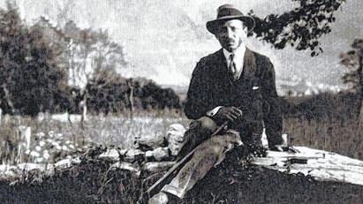 Rainer Maria Rilke in pathetischer Umgebung.