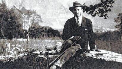 Rainer Maria Rilke in pathetischer Umgebung.