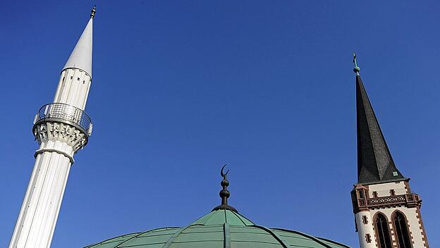 Kirche und Moschee