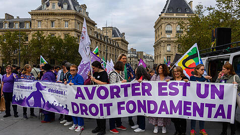 Pro-Abtreibungsdemo in Paris