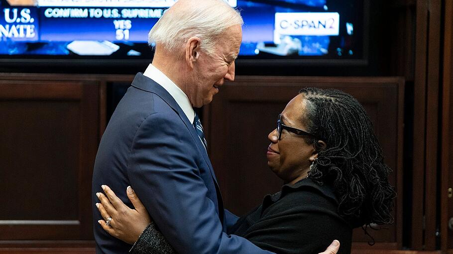 Ketanji Brown Jackson und Joe Biden