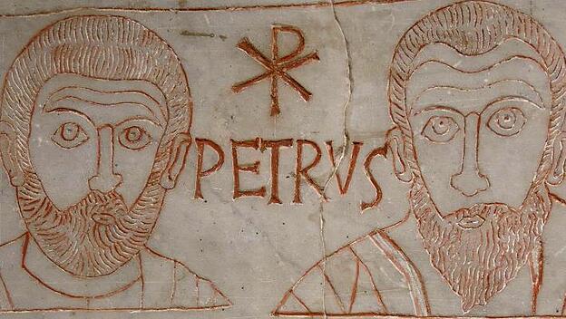 Grabplatte mit der Darstellung von Petrus und Paulus (4. Jahrhundert, Marmor)