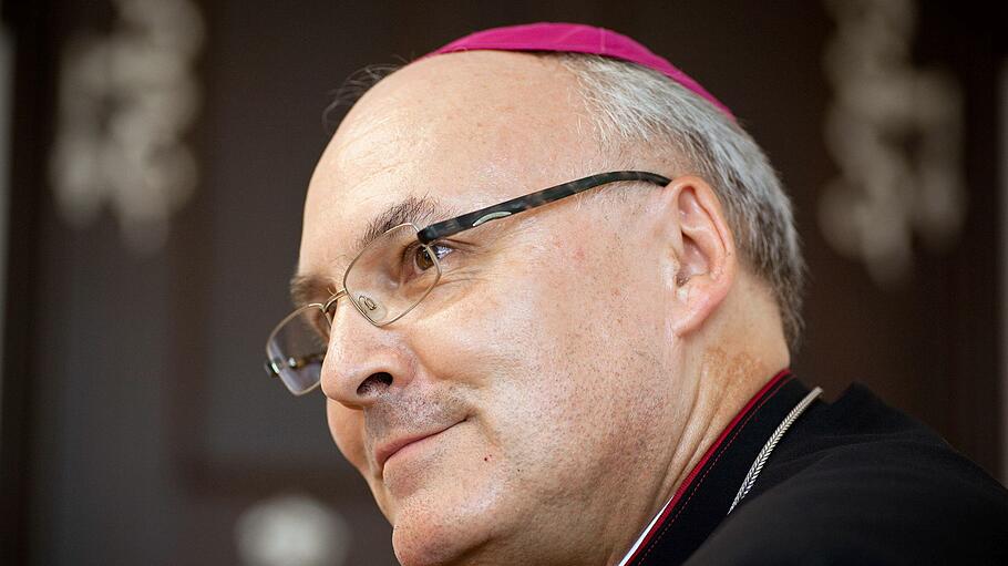 Bischof Voderholzer gegen Frauenweihe