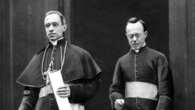 Apostolische Nuntius Eugenio Pacelli - der spätere Papst Pius XII - verlässt nach der Unterzeichnung des Konkordats mit Preußen