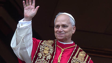 Leo XIV. auf der Loggia