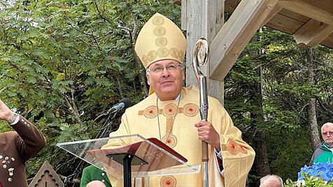 Bischof Voderholzer am Großen Arber