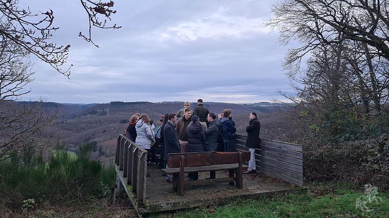 Heiterer Austausch bei der Wanderung auf den Bärenkopf