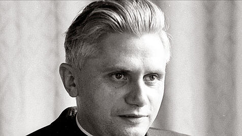 Joseph Ratzinger während der vierten Session des Zweiten Vatikanischen Konzils im September 1965