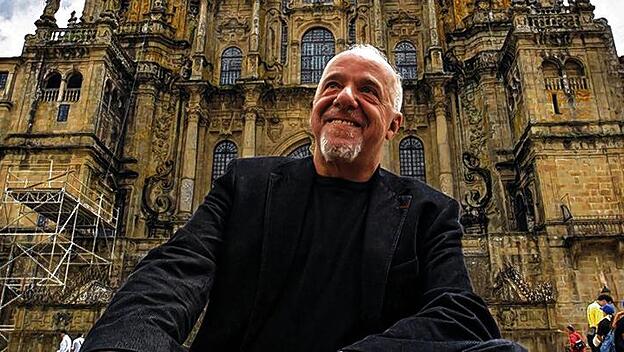 Paulo Coelho, brasilianische Schriftsteller,  in Santiago de Compostela.