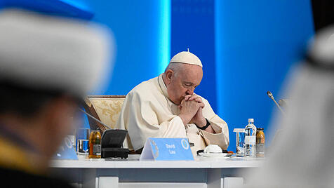 Papst Franziskus auf dem Weltkongress der Religionen