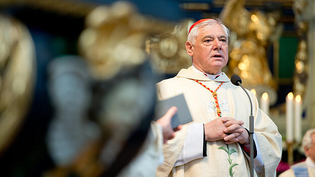 Kardinal M&uuml;ller verteidigt Benedikt