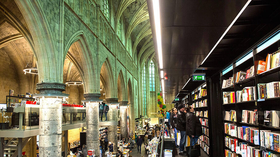 Buchhandlung in der ehemaligen Dominikanerkirche im niederlaendischen Maastricht