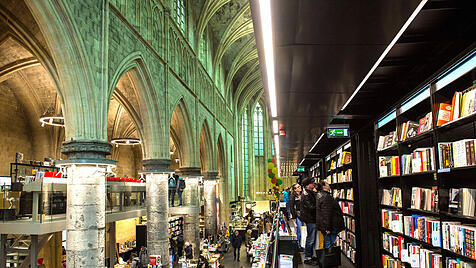 Buchhandlung in der ehemaligen Dominikanerkirche im niederlaendischen Maastricht