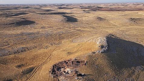 G&ouml;beklitepe, Geb&auml;ude C. Der Rundbau beeindruckt mit monumentalen T-f&ouml;rmigen Pfeilern.