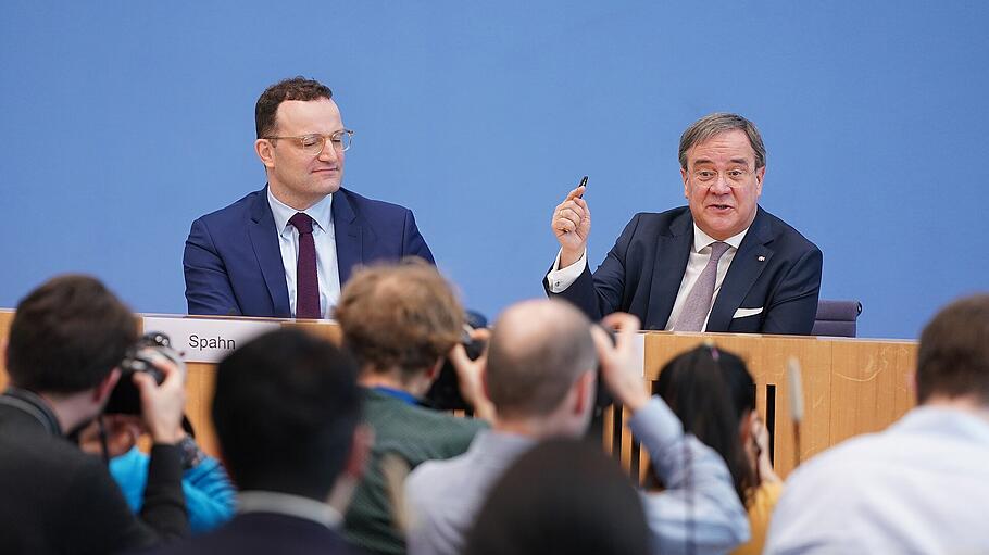 Pressekonferenz Laschet und Spahn