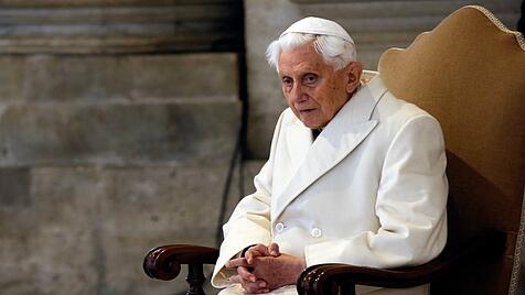 Papst Benedikt XVI. sendet ein Grußwort an das Symposium