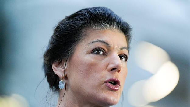 Sahra Wagenknecht verteidigt Papst Franziskus