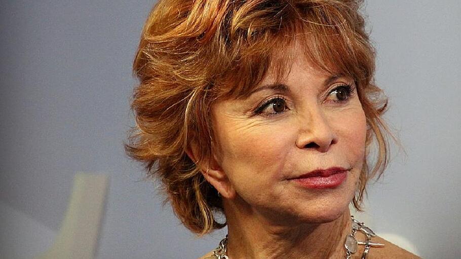 Isabel Allende, Schriftstellerin