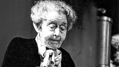 Ricarda Huch beim Schriftstellerkongress 1947 in Berlin