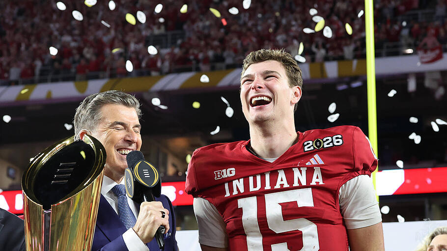 Die Indiana Hoosiers, ein NFL-&bdquo;Underdog&ldquo;,  feiern ihren Sieg in Miami. So unerwartet wie ihr Triumph ist eine historische Verbindung mit einem deutschen Schriftsteller.