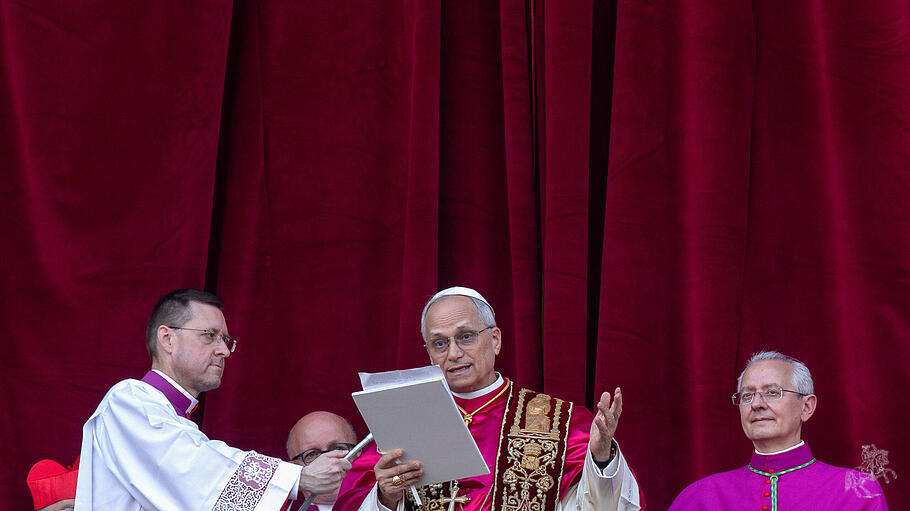 Der neue Papst Leo XIV. bei seiner ersten Ansprache