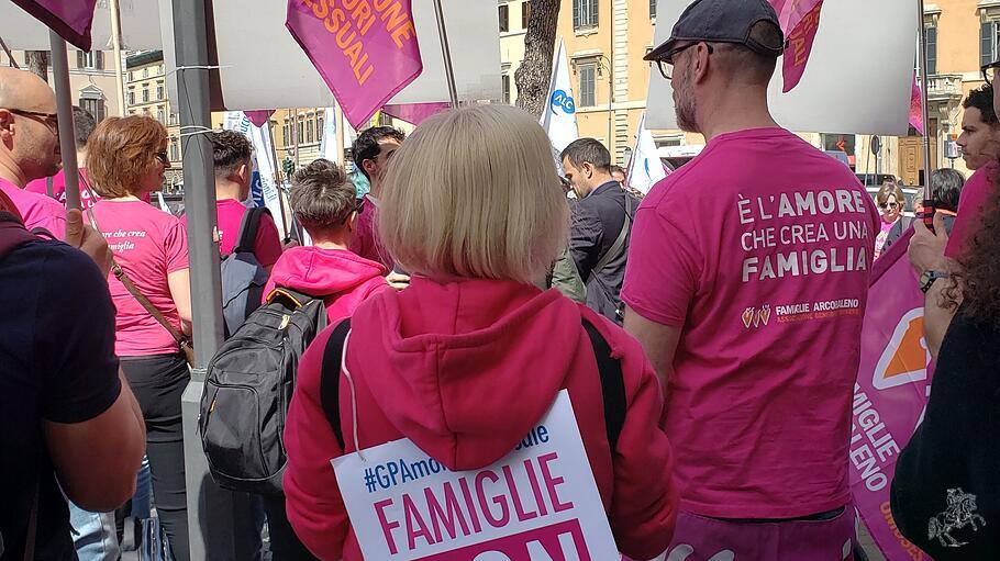 Italien: Demonstration für Leihmutterschaft am 5. April 2024