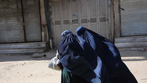 Buchst&auml;blich "undercover": Eine Ordensschwester erz&auml;hlt von ihrer Mission in Afghanistan, bei der sie den Habit gegen die Burka tauschen musste. Doch die Mission in Deutschland sch&auml;tzt sie als schwieriger ein.