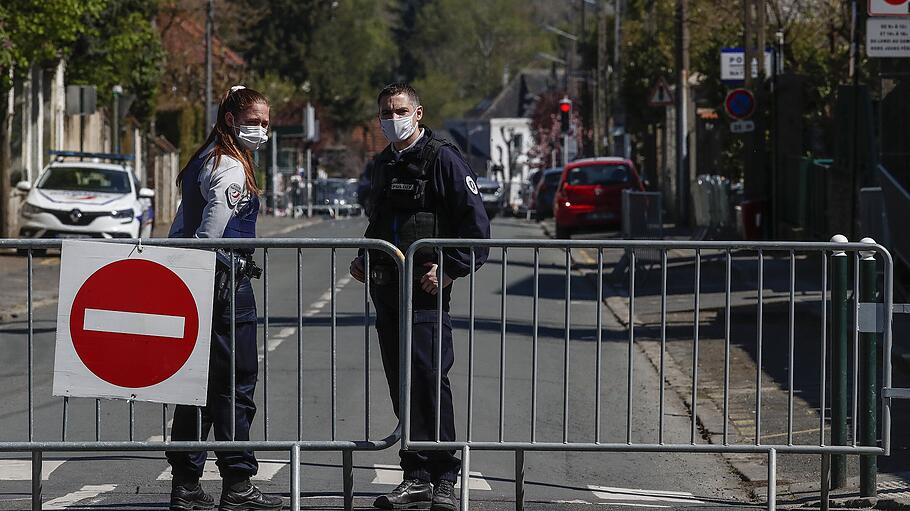 Angreifer tötet Frau mit Messer auf Polizeiwache in Frankreich